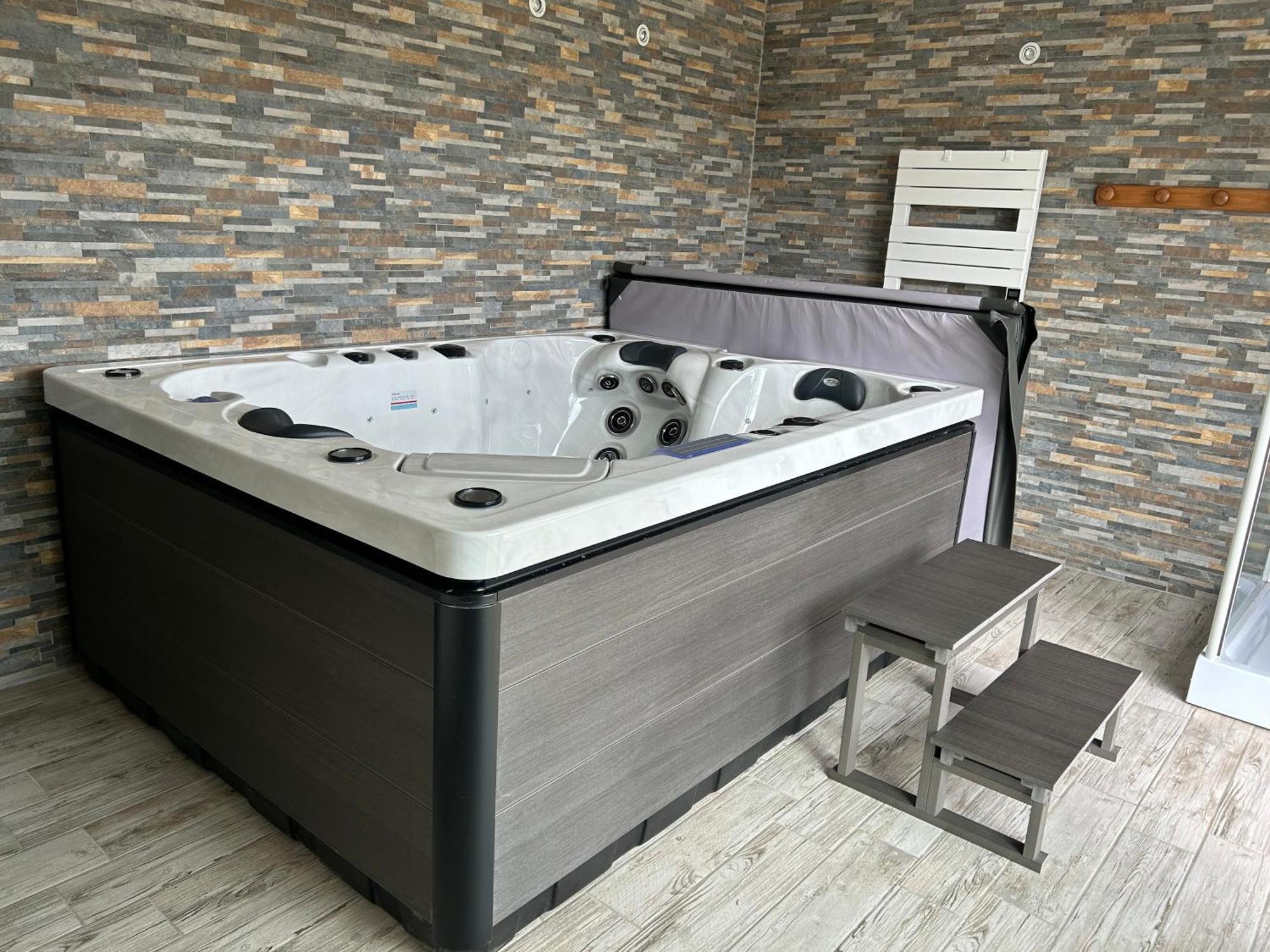 Le Domaine Du Bez Gite De Michel Piscine Sauna Hammam Spa Saint-Laurent-dʼOlt Exteriér fotografie